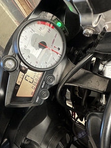 Yamaha yzf-r6 (8 фото из 8)
