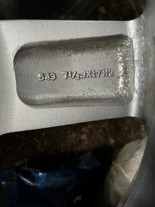 Talverehvid Pirelli Ice Zero 215/65 R17 (9 foto / 9)