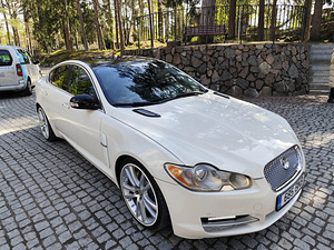 Jaguar XF R-Design (4 foto / 13)