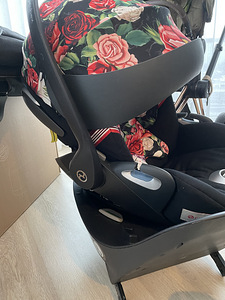 Cybex Priam 4-in-1 Rose Gold raam (+ isofiks põhi) (5 foto / 8)