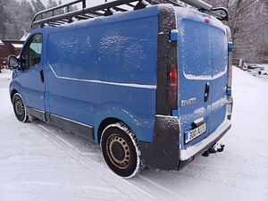 RENAULT TRAFIC 1,9td (4 фото из 6)