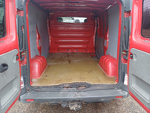 OPEL VIVARO 1,9td 74kw (5 foto / 8)