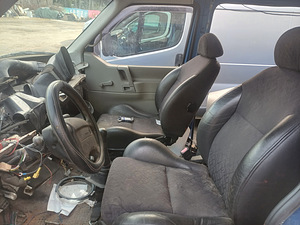 VW Transporter Long (5 фото из 6)