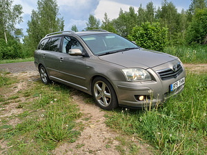 Toyota avensis 2,2td. 130kw. 2007a. (2 foto / 5)