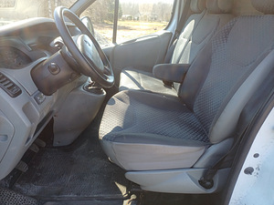 Renault Trafic 2.0td, регистрационный сбор оплачен (6 фото из 8)