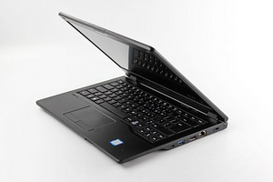 Fujitsu LifeBook E449 (2 фото из 3)