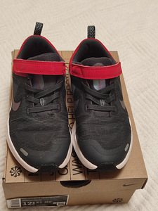 Кроссовки Nike, размер 30 (2 фото из 4)