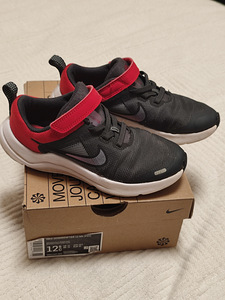 Кроссовки Nike, размер 30 (1 фото из 4)