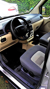 Ford Tourneo Connect (6 foto / 12)