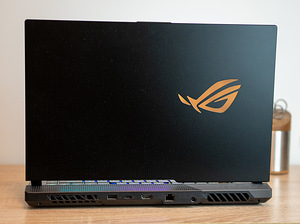 ASUS ROG STRIX SCAR 15.6 FHD (3 foto / 10)
