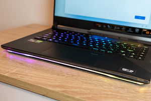 ASUS ROG STRIX SCAR 15.6 FHD (8 foto / 10)