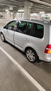 Volkswagen Touran 1T 2.0 tdi 103Kw (3 фото из 14)