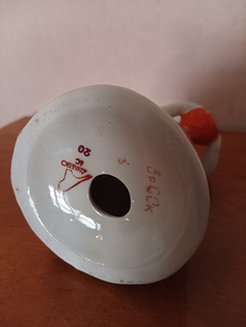 Kujuke Dulevo noor daam koos teekannuga (4 foto / 4)