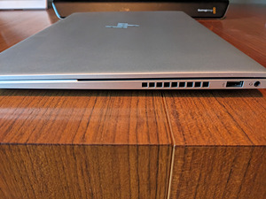 HP Envy 15 15.6" 4K | i9-10885H | 32GB | 1TB SSD | RTX2060 (4 foto / 6)