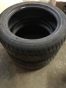225/50R17 (3 фото из 3)