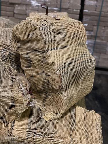 Сухие берёзовые дрова в сетках 40л (фото #4)