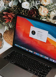 Macbook pro 2018 i7 16GB (2 foto / 2)