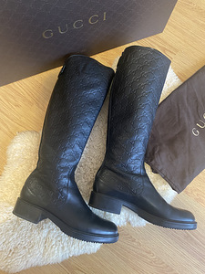 Gucci сапоги (2 фото из 3)