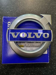 Volvo XC60/S60/V60 UUS ORIGINAAL embleem (1 foto / 1)