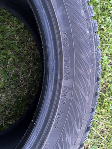 Müüa 285/45R20 naastrehvid (2 foto / 9)
