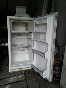 Холодильник Снайга в хорошем рабочем состоянии