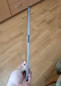 Apple iPad Air, 10.9", 64 GB, WiFi+LTE, space gray (4 foto / 5)
