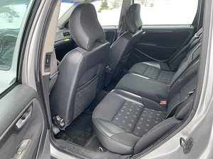 Volvo V70 (7 foto / 9)