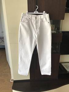 Zara mom teksad valged (1 foto / 2)