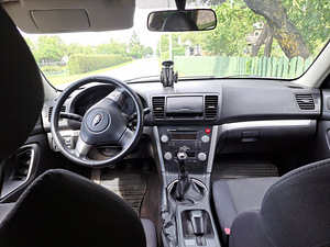 Subaru Legacy 2.0 110kw bensiin, 2008 (6 foto / 7)