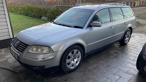 Volkswagen Passat HIGHLINE 4-MOTION (1 foto / 12)
