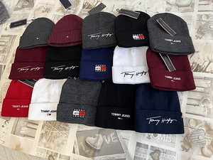 Шапки Tommy Hilfiger (2 фото из 4)
