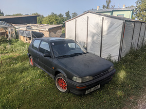 Toyota Corolla GTSi (2 foto / 10)