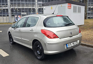 Peugeot 308 (4 foto / 8)