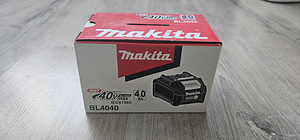 НОВЫЙ оригинальный аккумулятор Makita BL4040 серии XGT 40V (2 фото из 2)