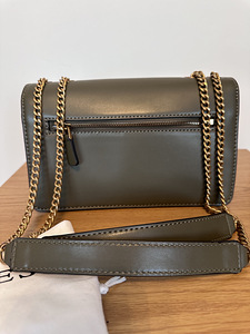 Guess (3 фото из 4)
