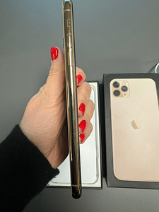 iPhone 11 Pro Max, 256GB, Gold (5 foto / 6)