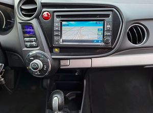 Honda Insight 1.3 65kB 2013a (8 foto / 13)