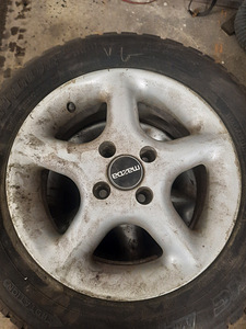 Mazda 4x100 R14 (1 foto / 3)