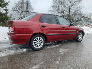 Suzuki Baleno (3 foto / 6)