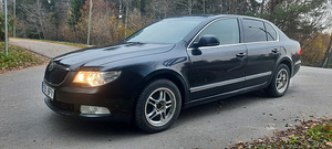 Skoda Superb (3 фото из 8)