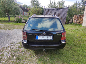 Volkswagen Passat (3 foto / 8)