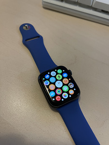Apple Watch 5 44 мм (1 фото из 3)
