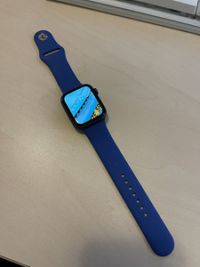 Apple Watch 5 44 мм (2 фото из 3)