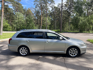 Toyota Avensis 2.4 bens automatic 2006 (2 фото из 10)