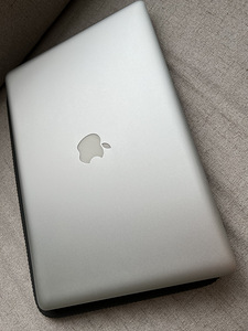 Macbook Pro 15 Mid 2012 i7 2,3 8gb Ram 500SSD (4 foto / 7)