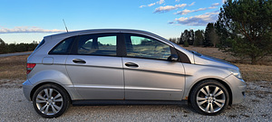 Mercedes-Benz B 180 2.0 80kW (4 foto / 9)