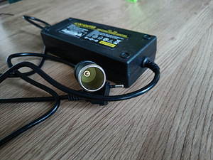 AC/DC sigaretisüütaja toiteadapter 12V 15A (2 foto / 3)