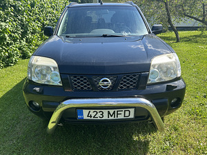 Nissan X-Trail (2 фото из 7)