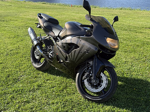 Kawasaki ZX9-r Ninja 1998 (2 foto / 4)