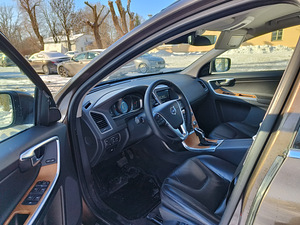 Volvo XC60 Intelli Safe PRO Winter (7 foto / 14)